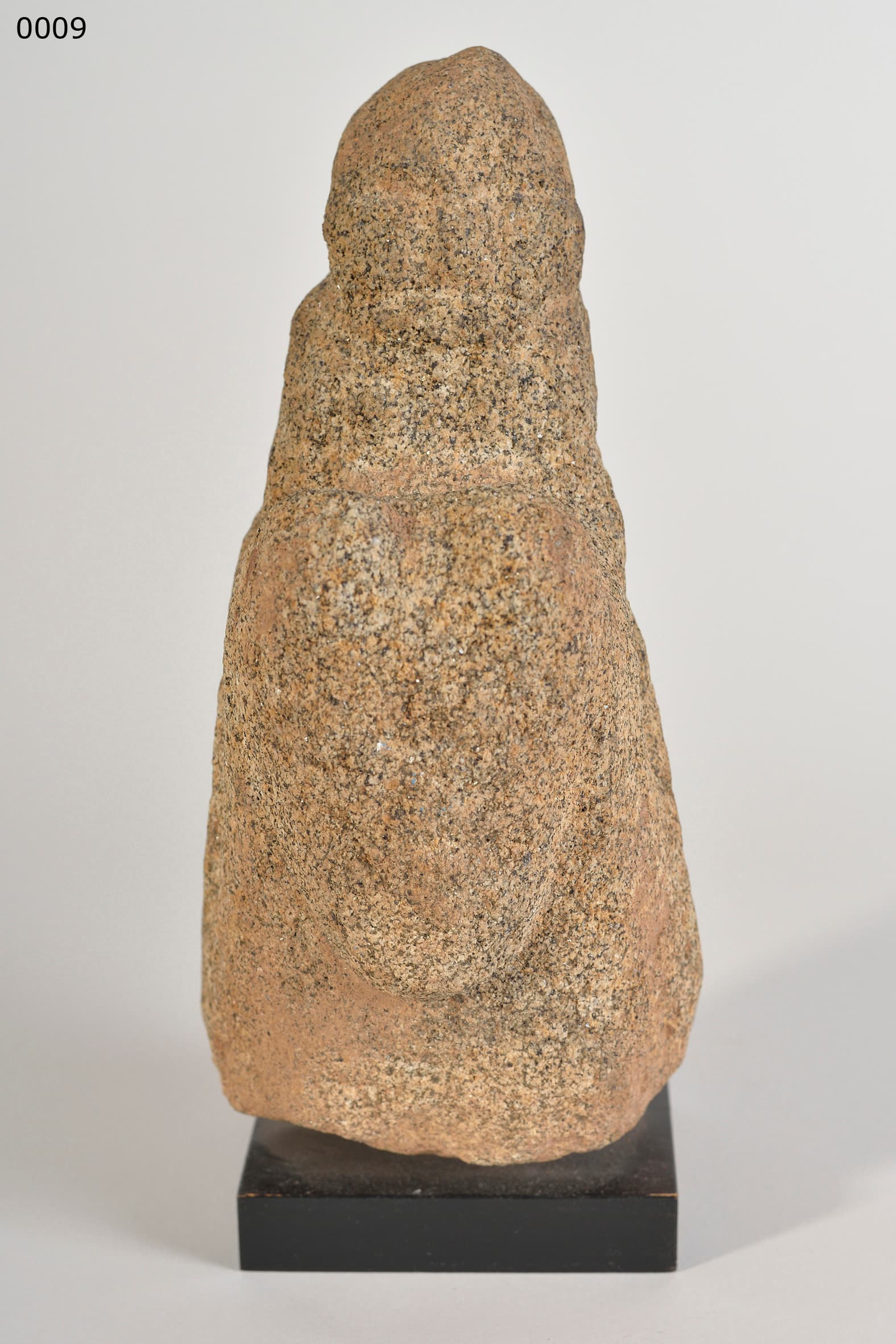 NYONYOSI — figure de tombeau