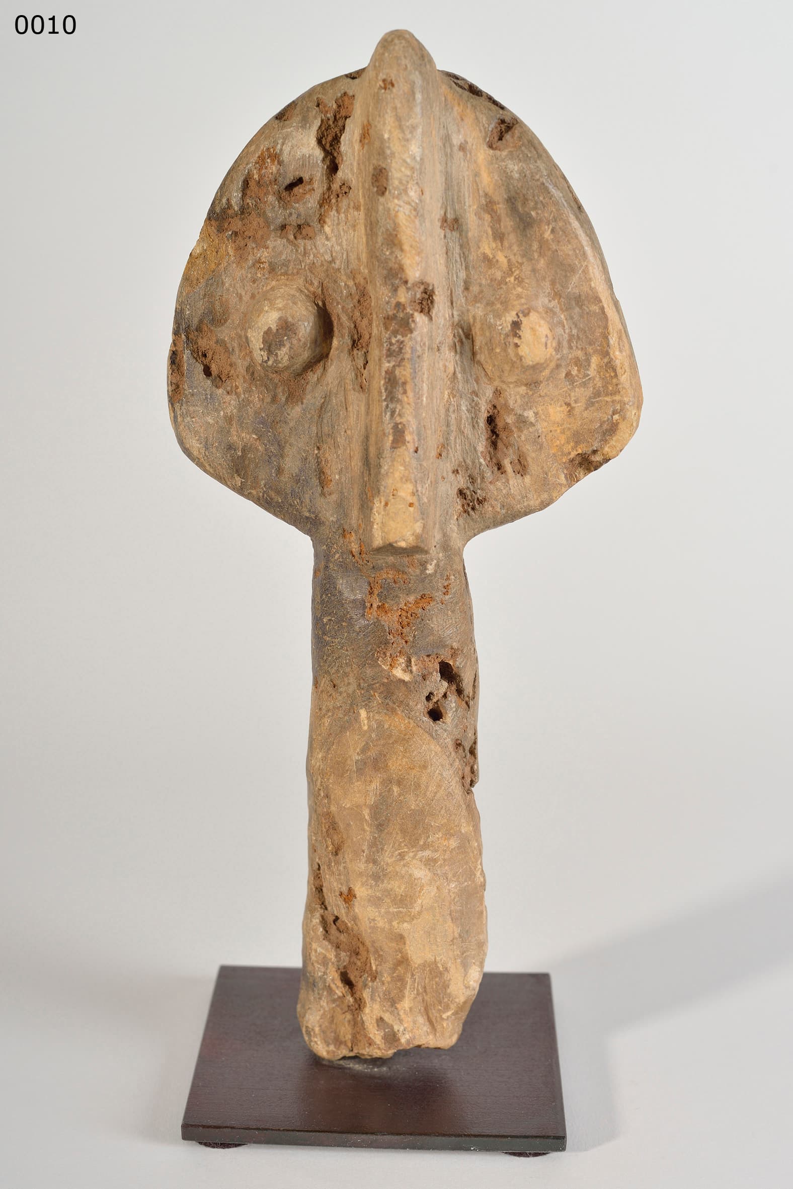 Bura — tomb figure