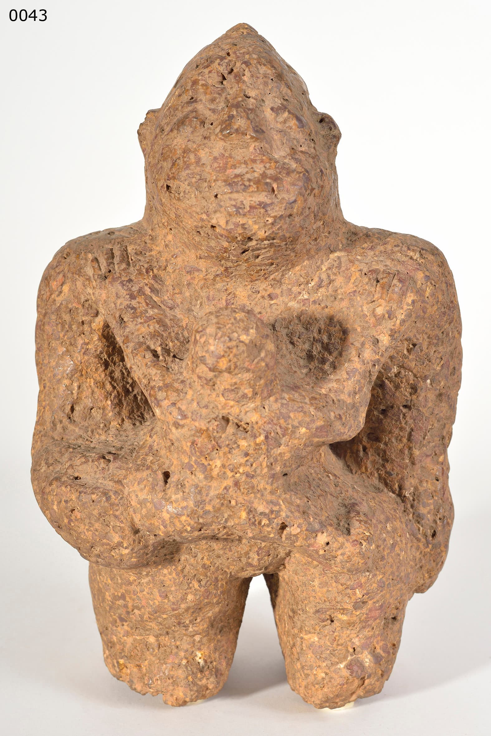 Nyonyosi — Seltene Mutterschaftsfigur