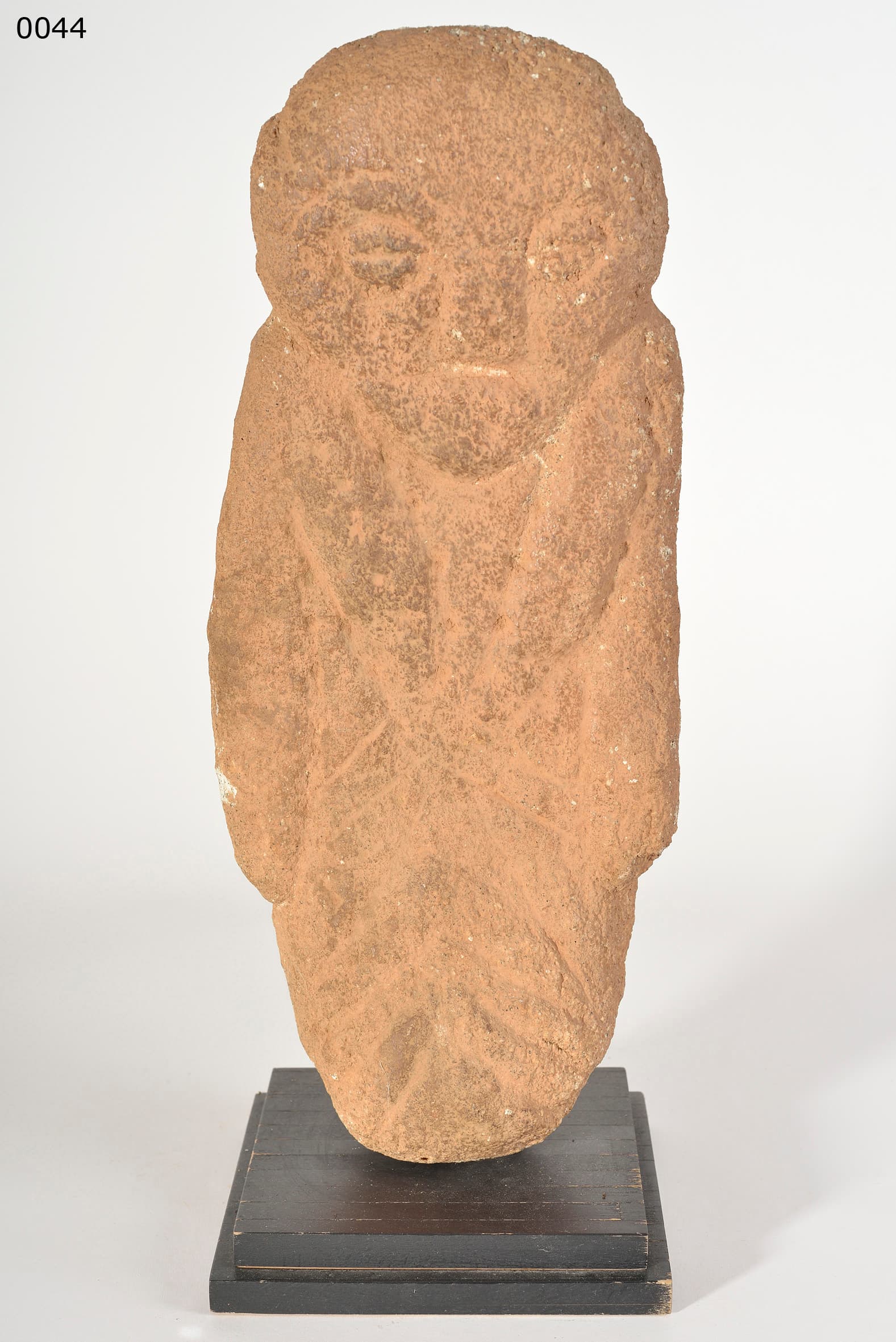 Nyonyosi — Weibliche Grabfigur