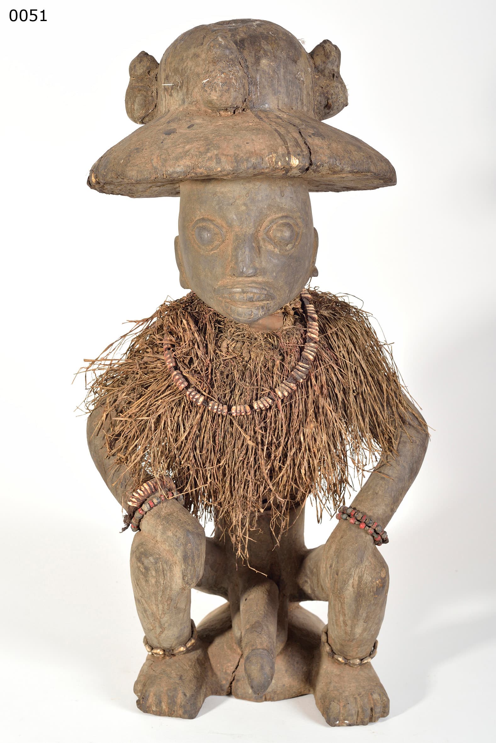 FON — rare figure de pouvoir (utilisée dans les cérémonies VOODOO, exposée à l'ambassade du père à Vienne)