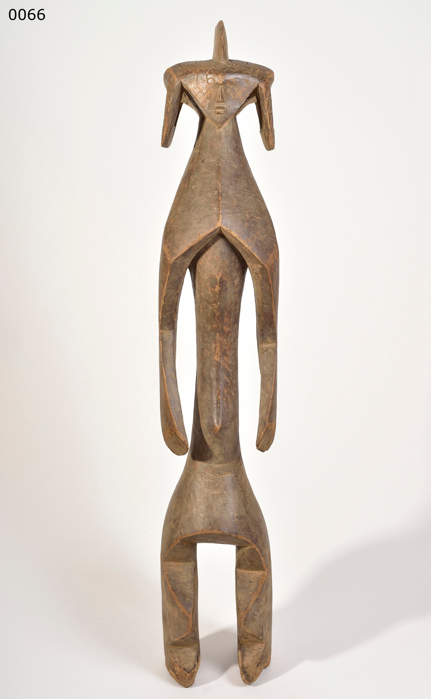 MUMUYE — ancestor figure (exhibited French Embassy Vienna)