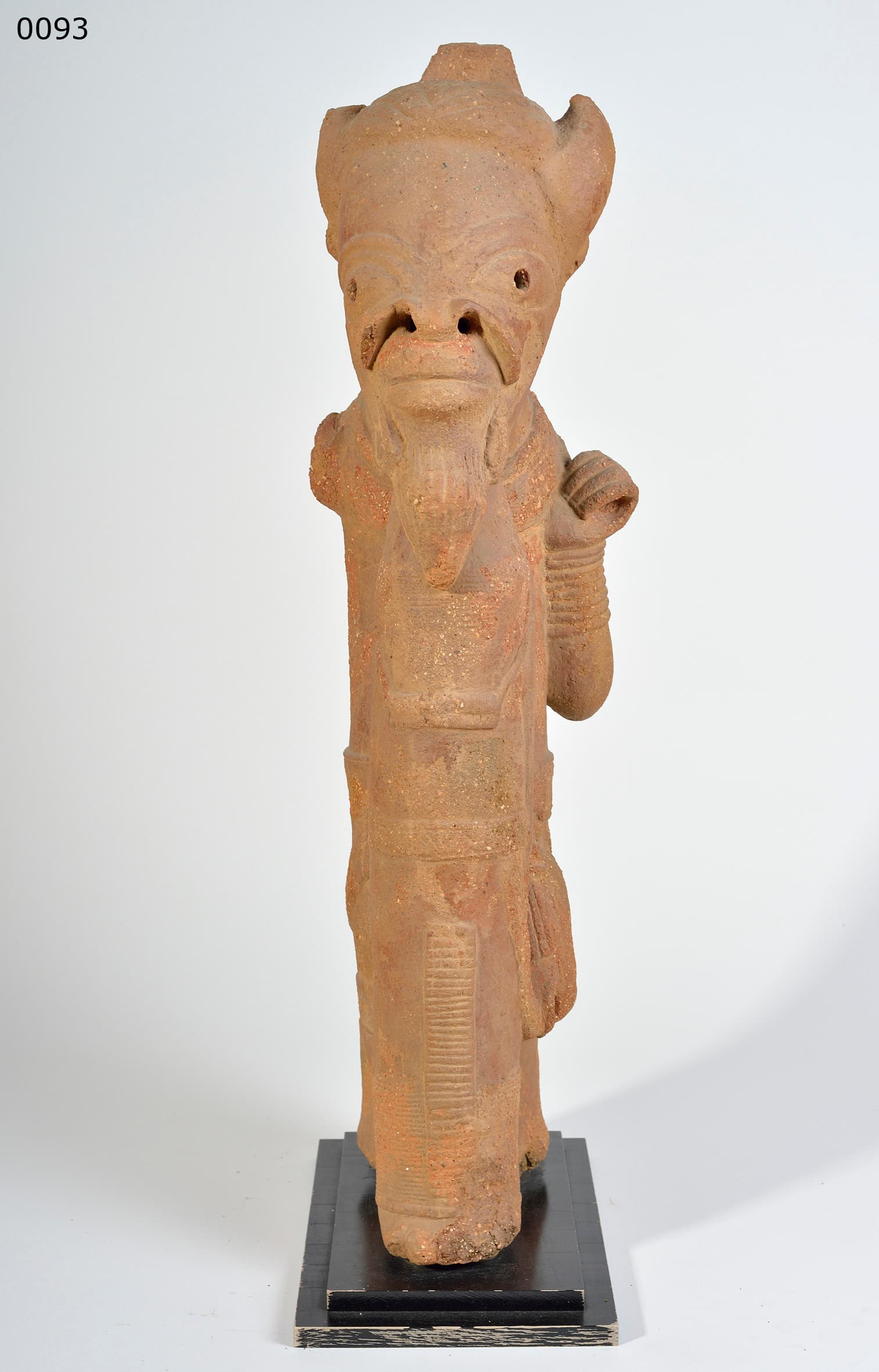 Nok — shrine male statue