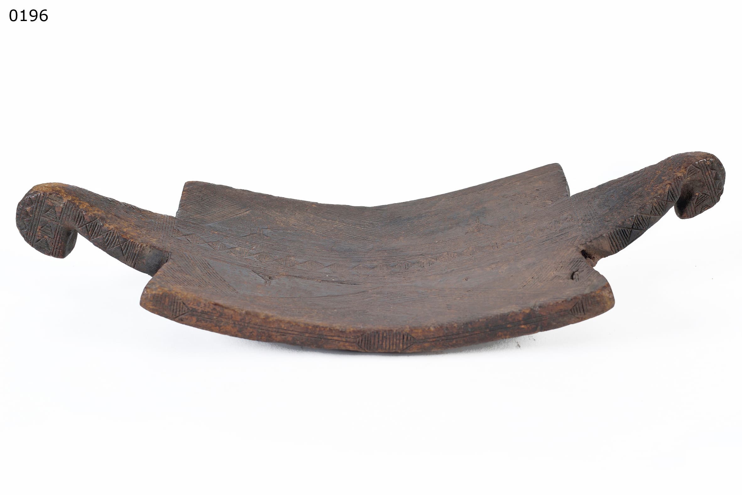 Jarawa — head tray (used by women)