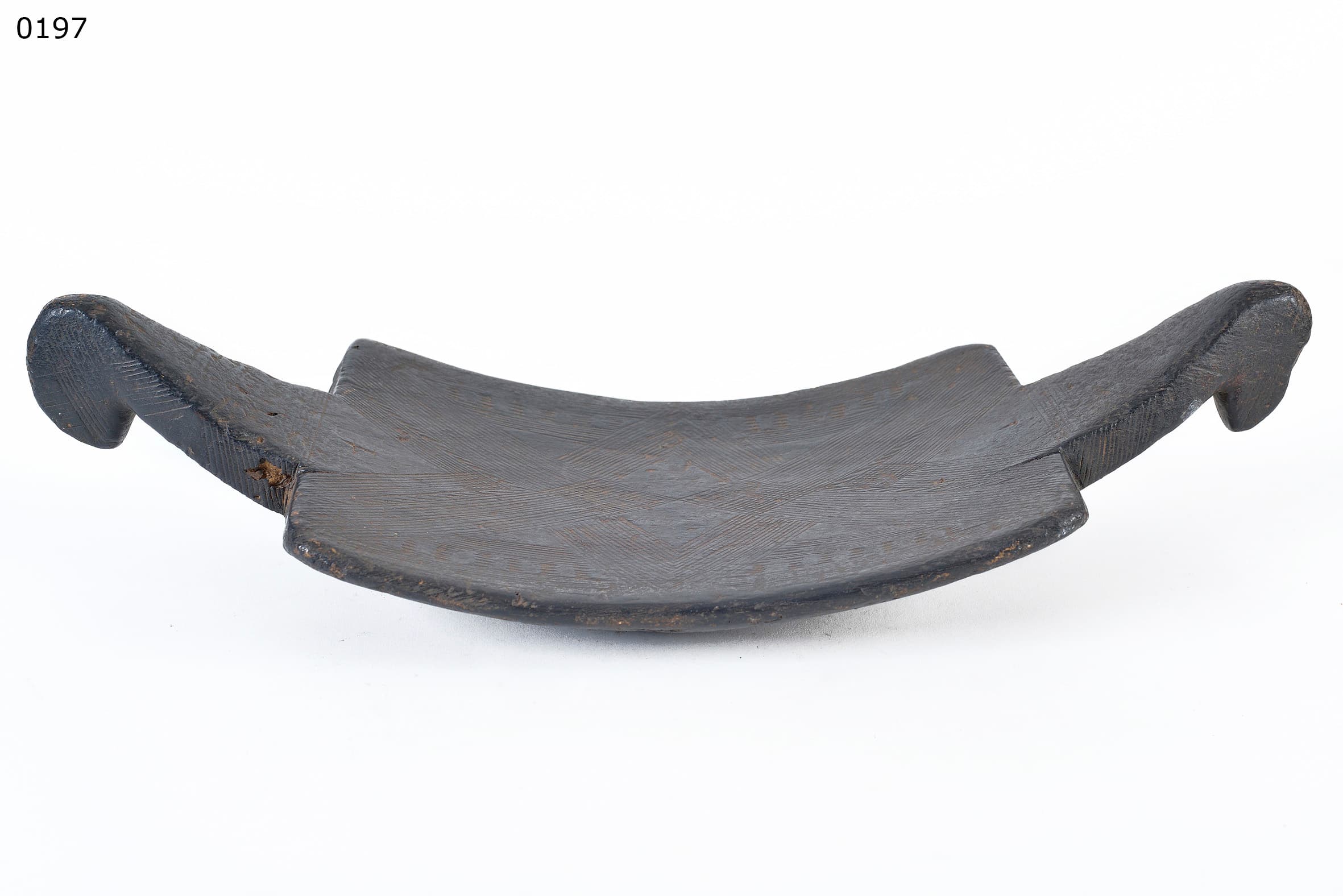 Jarawa — head tray (used by women)