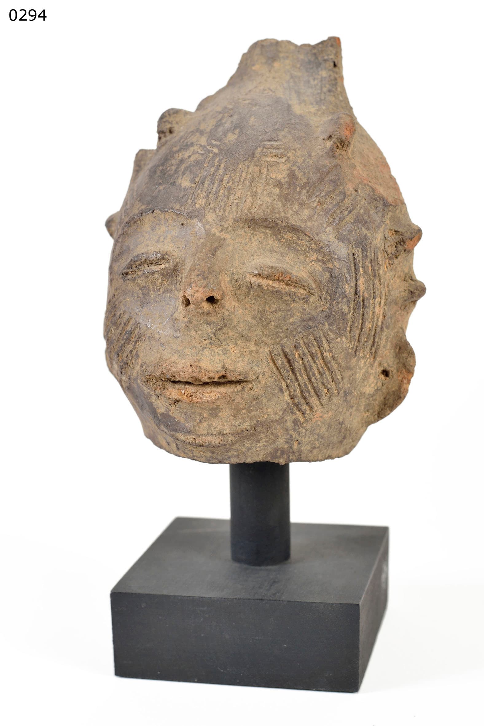 AKAN — funerary head