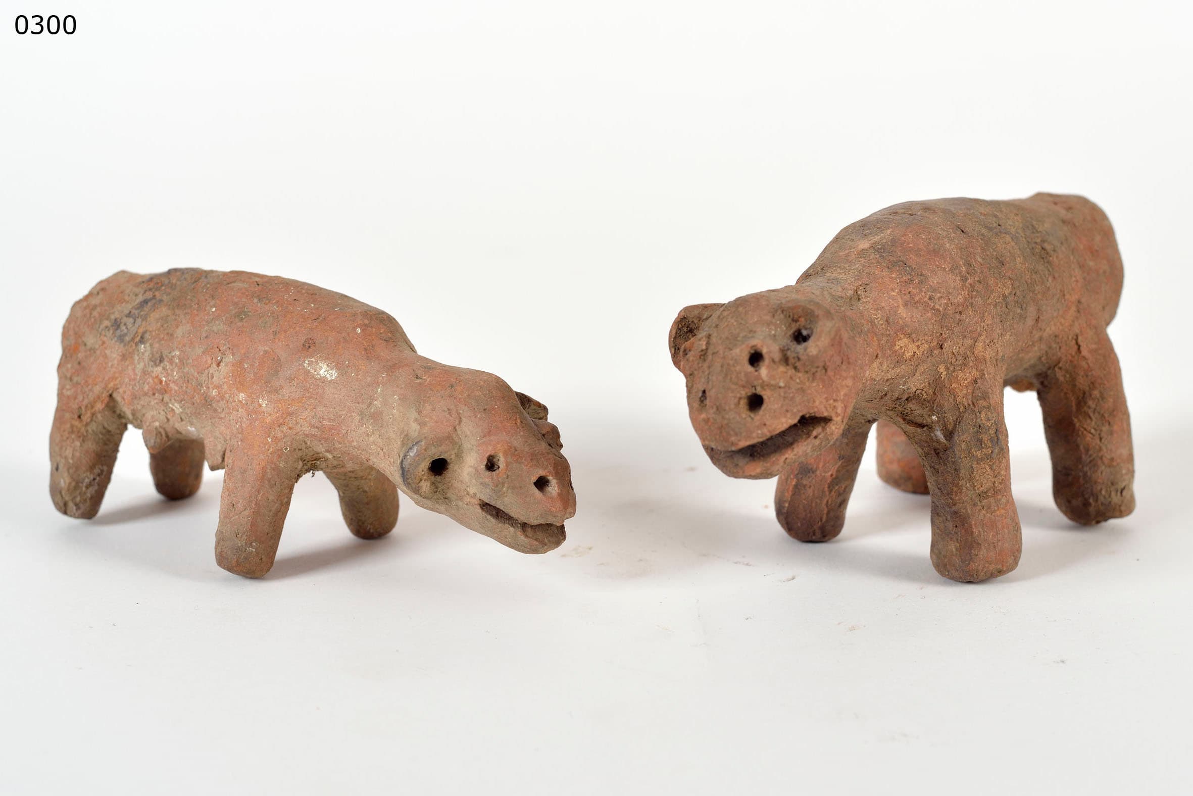 Inland Niger Delta — pair of zoomorphic tomb figures