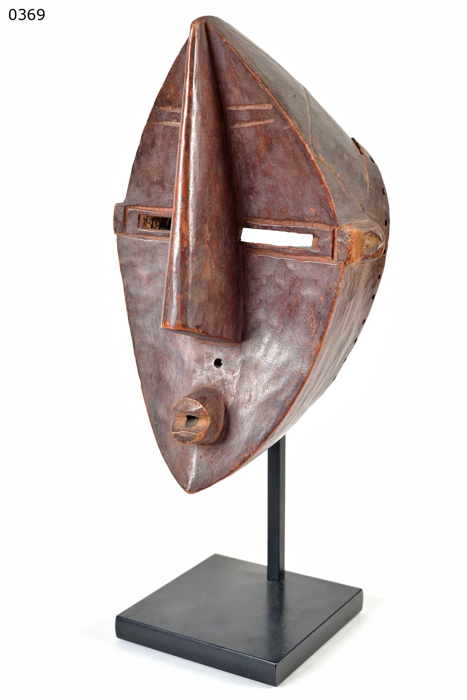 LWALWA — masque, exposé à l'ambassade de France à Vienne