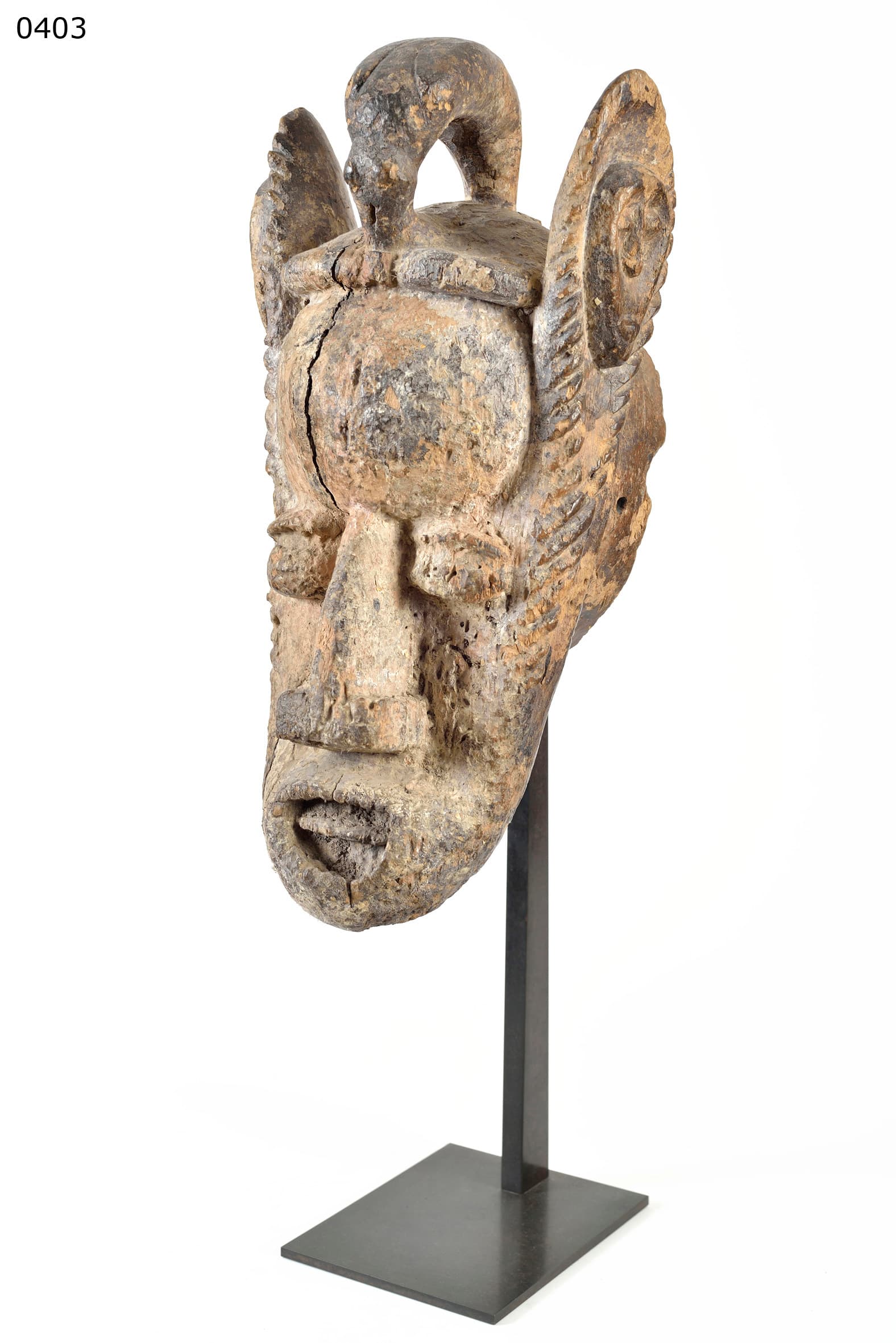 Ijo — head crest mask on METRA socle