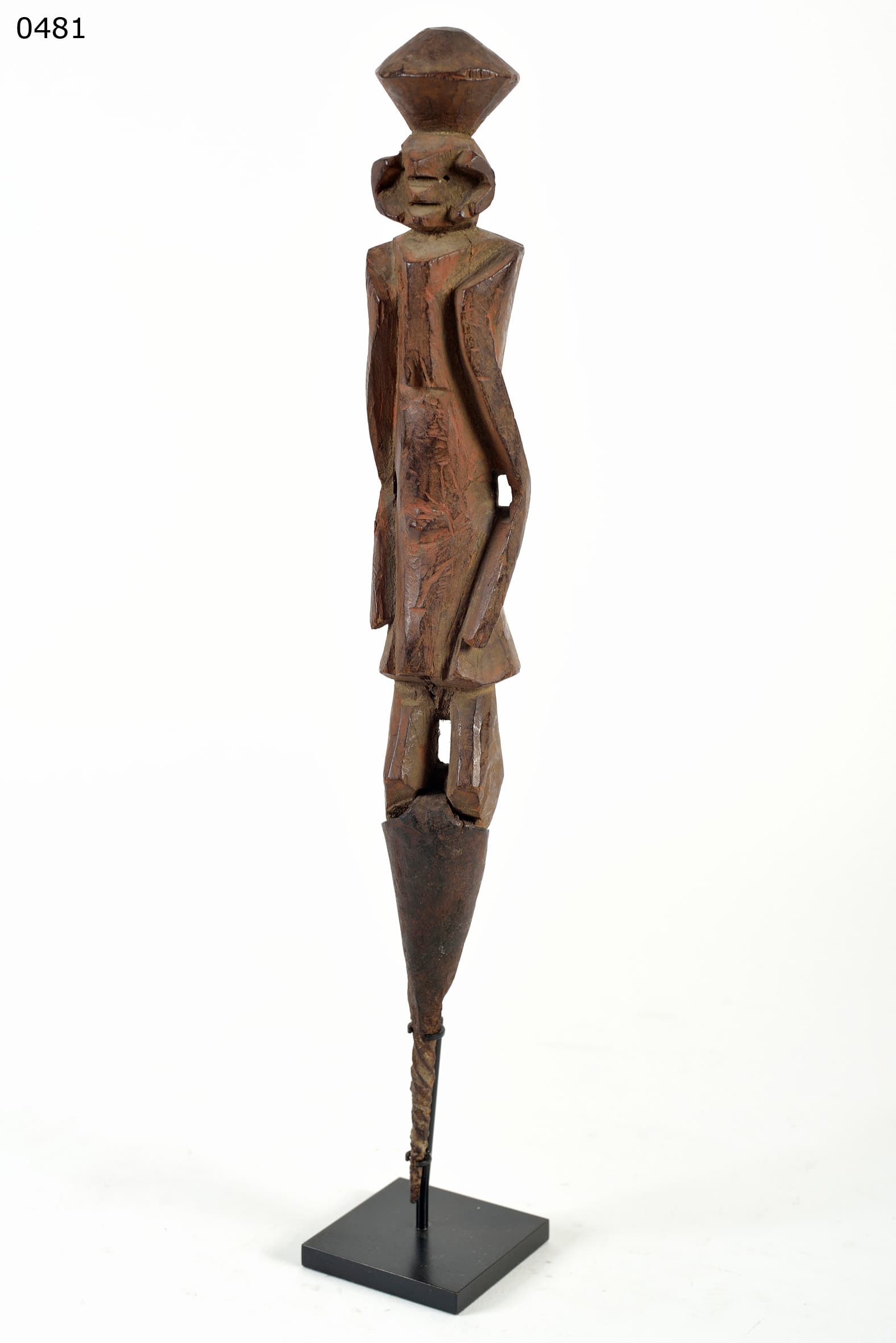 CHAMBA — figure de pouvoir de l'autel