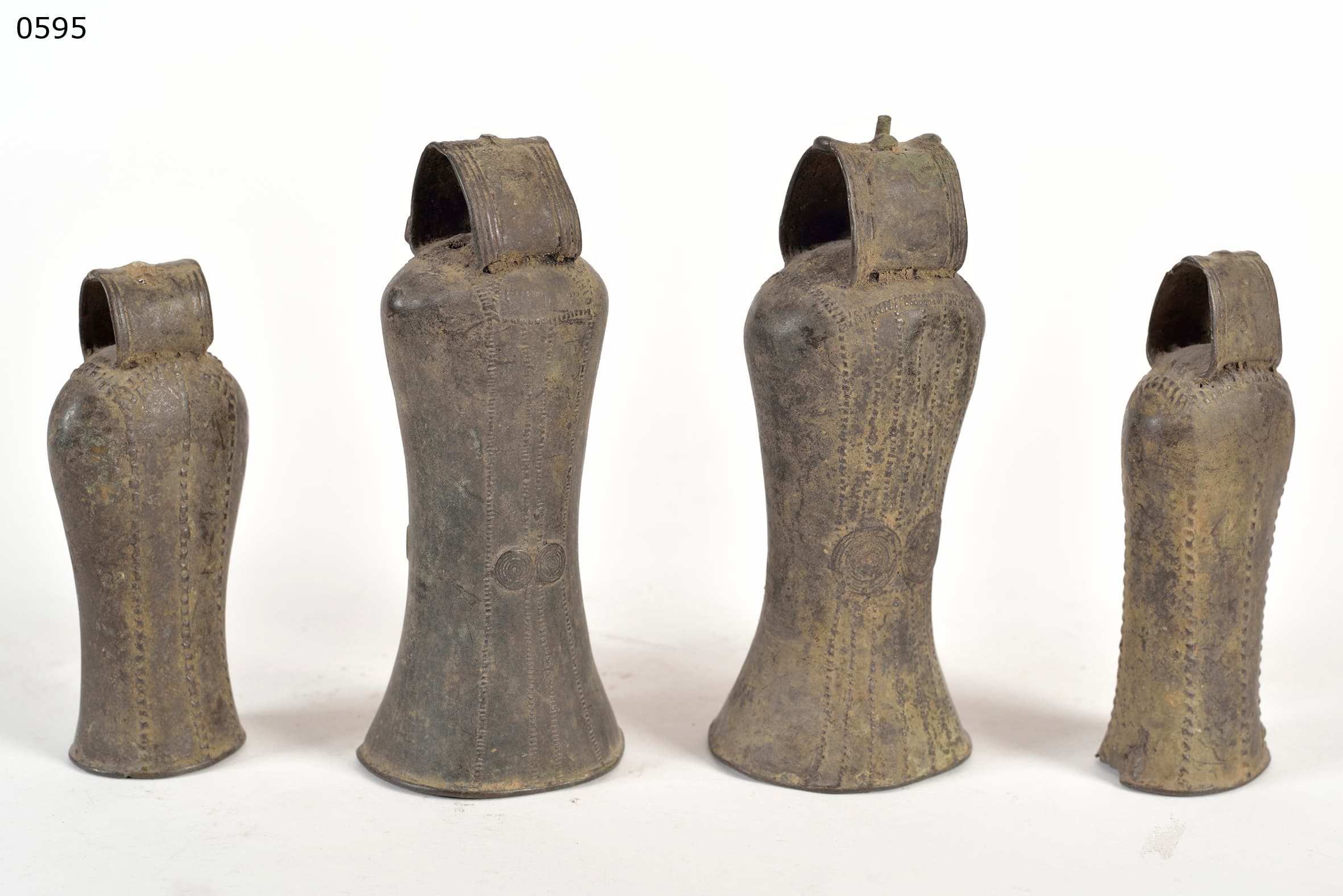 Calabar — quatre cloches rituelles