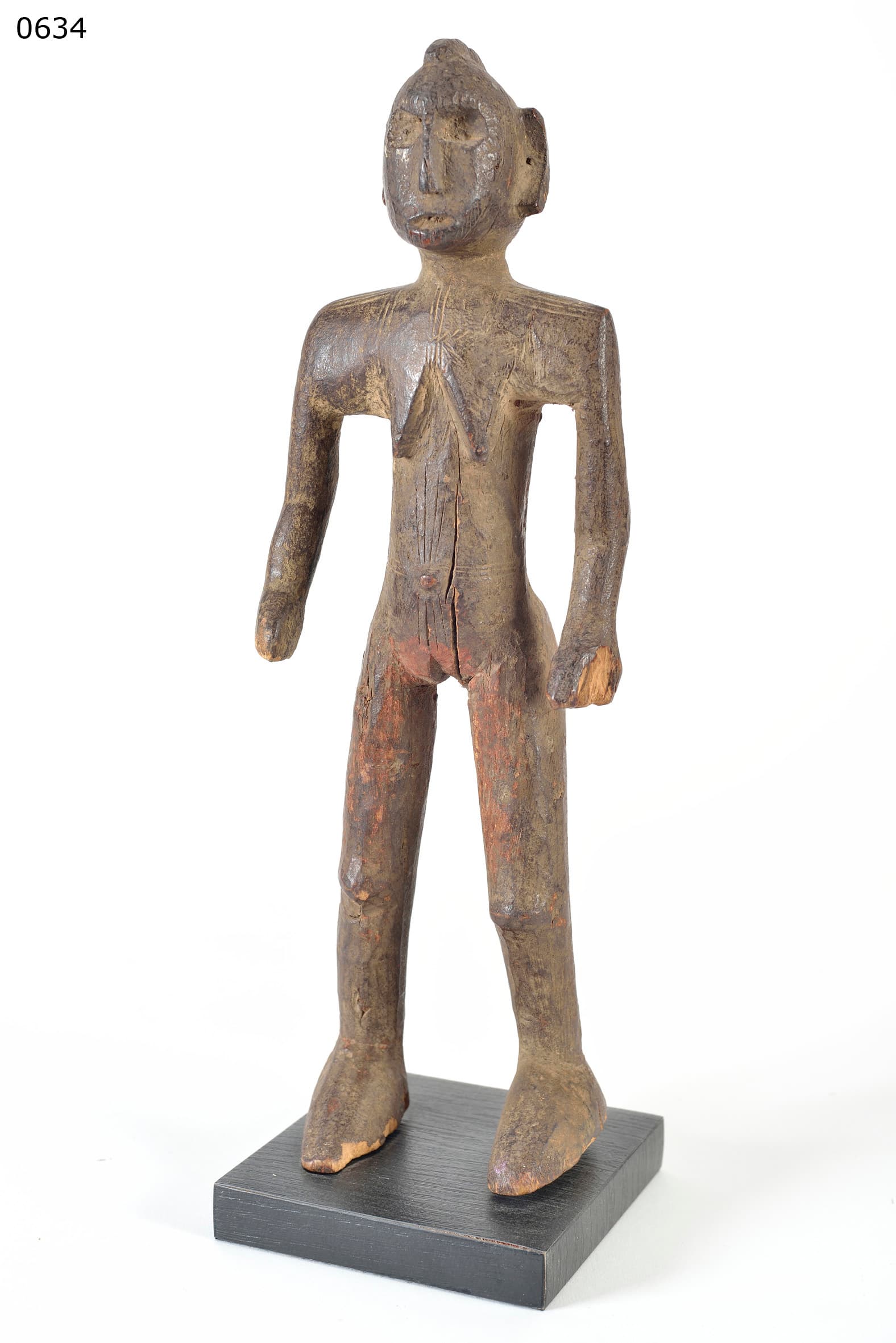 VERE — female ancestor statue