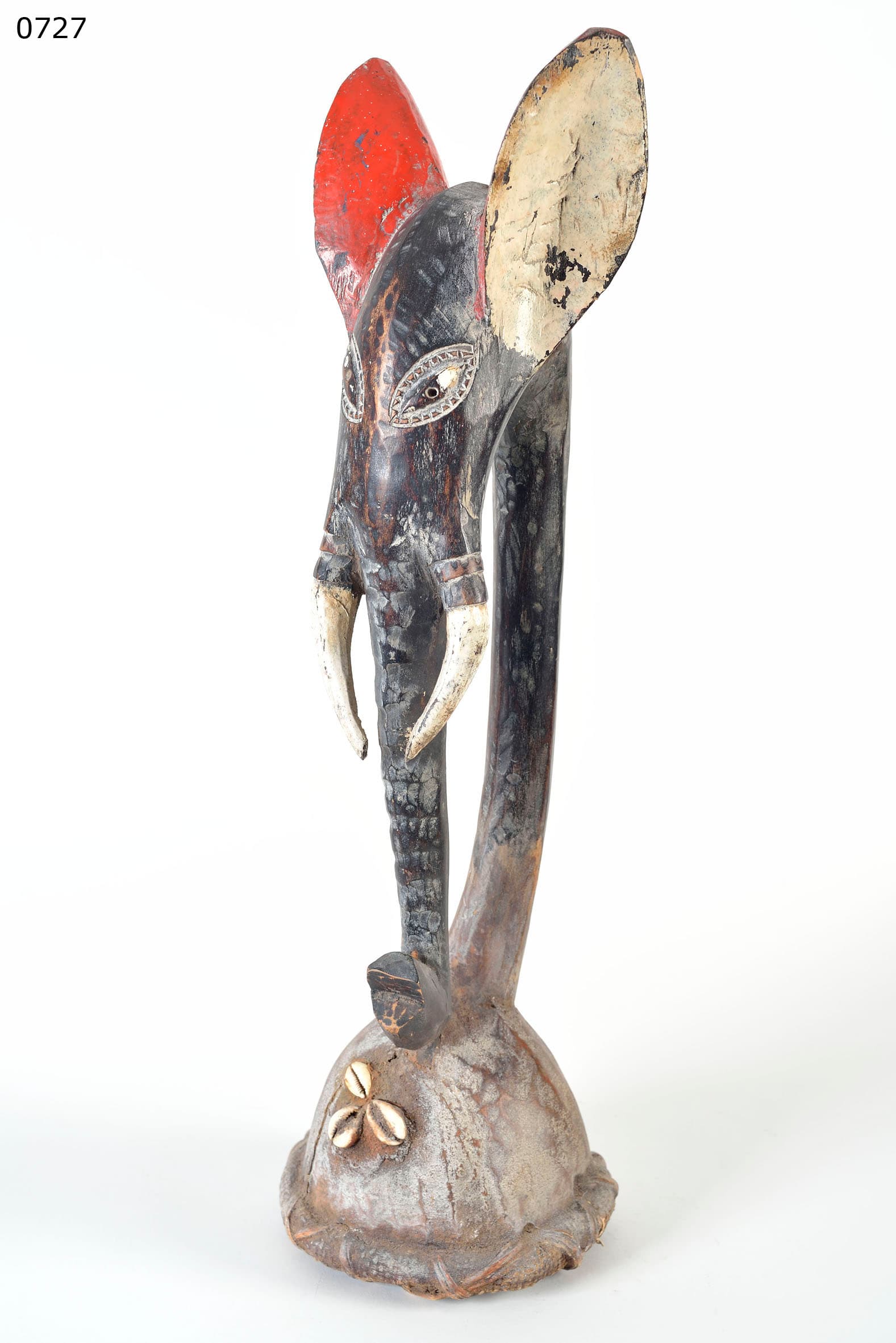 Guro — magical staff used by the hunters' secret society