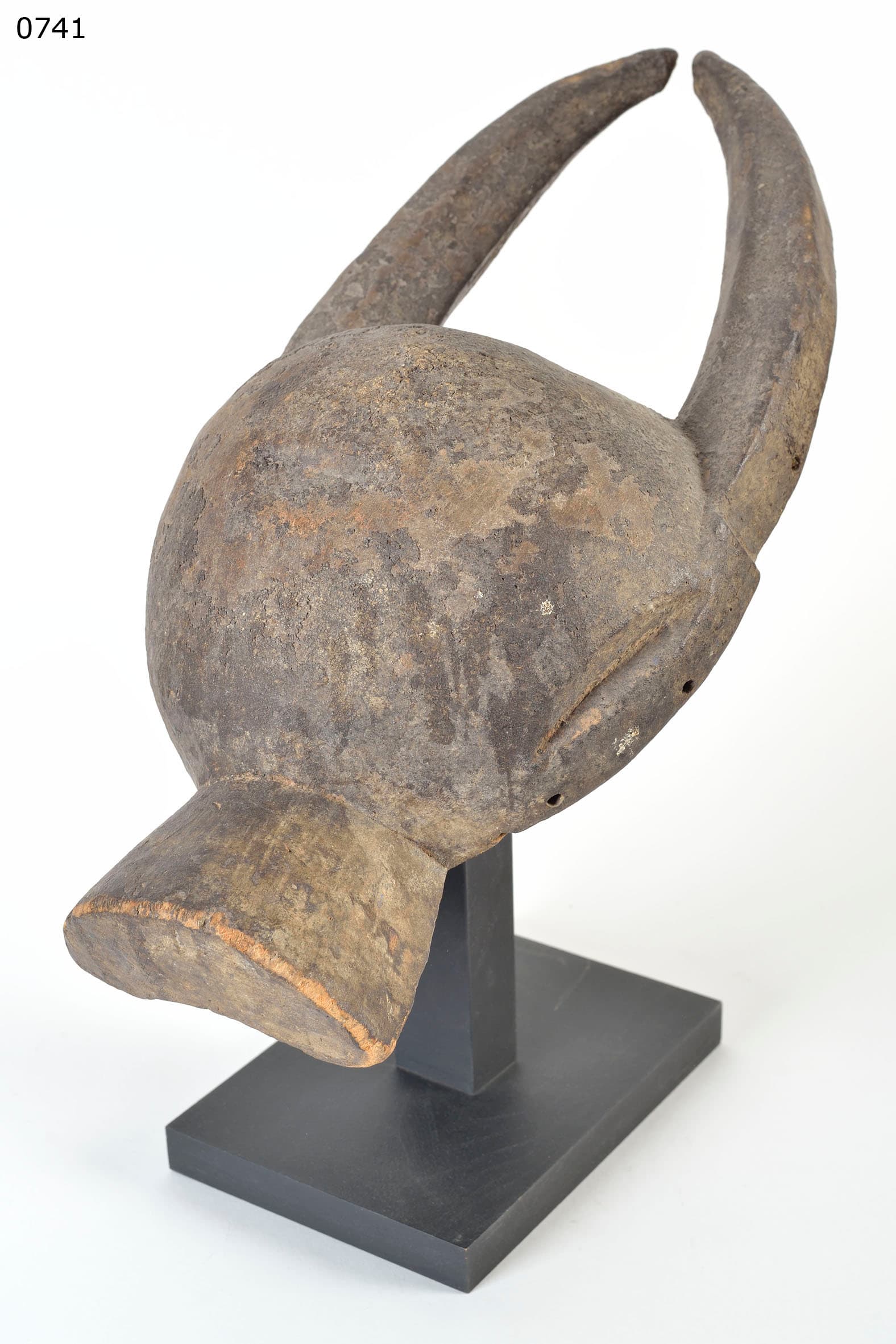 Loma/Toma — headcrest mask