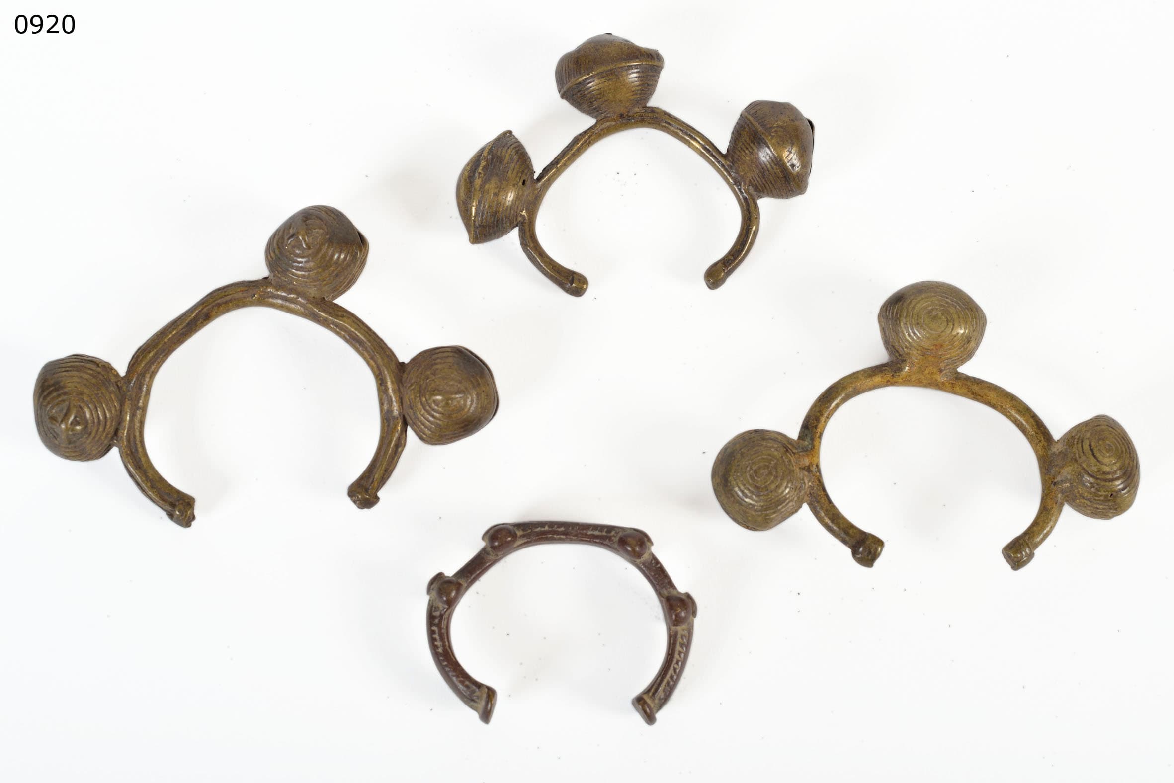 WEST AFRICA — quatre bracelets