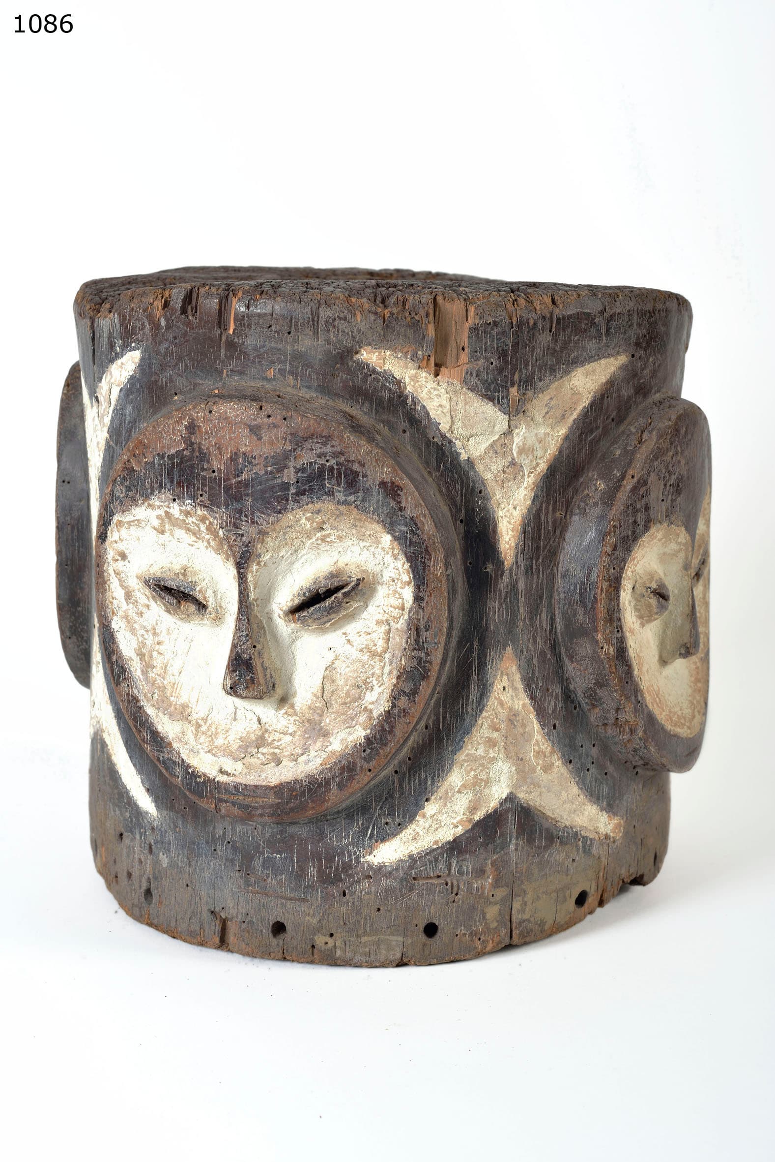 KWELE — figure décorative d'autel