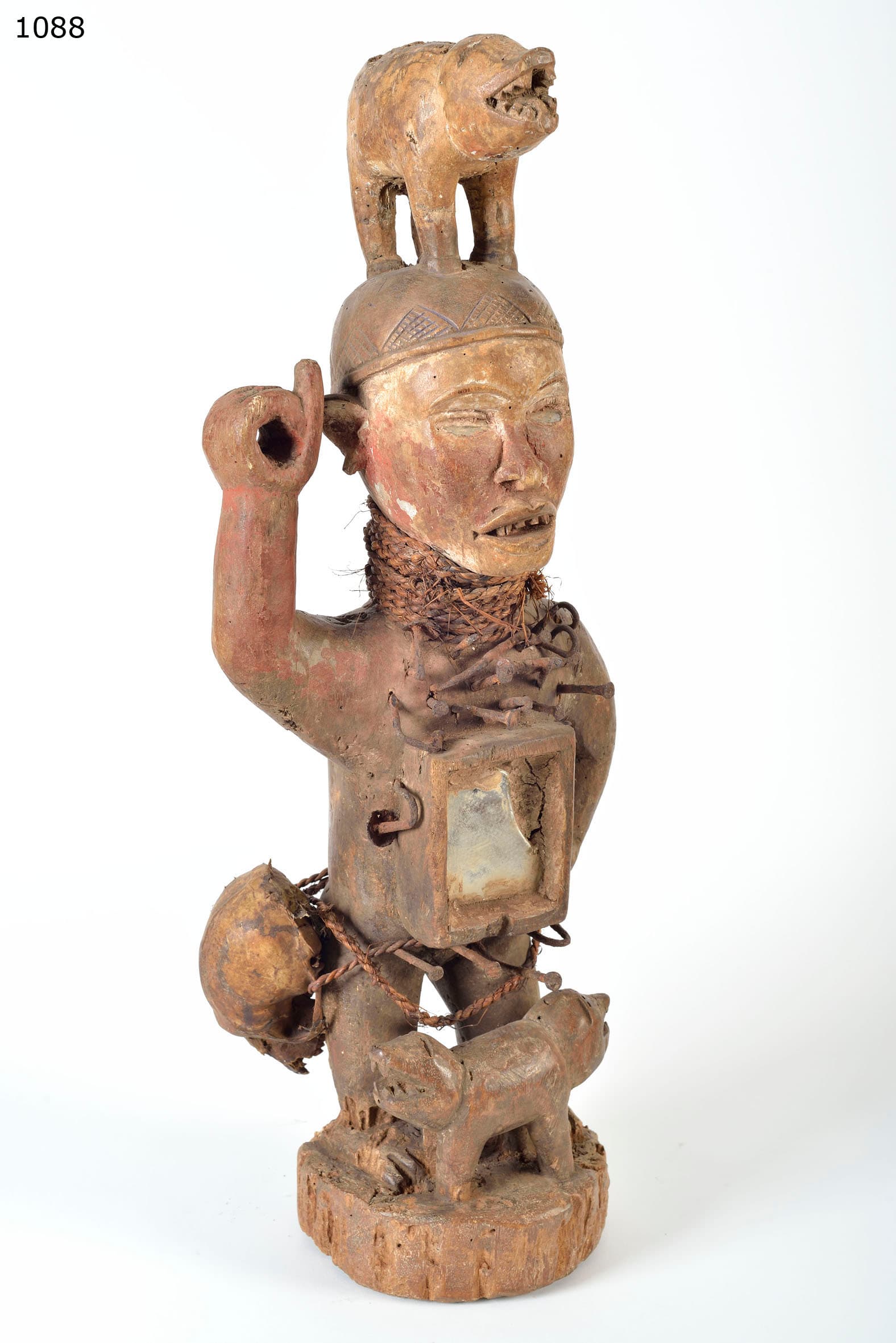 YOMBE — figure de pouvoir humaine/animale