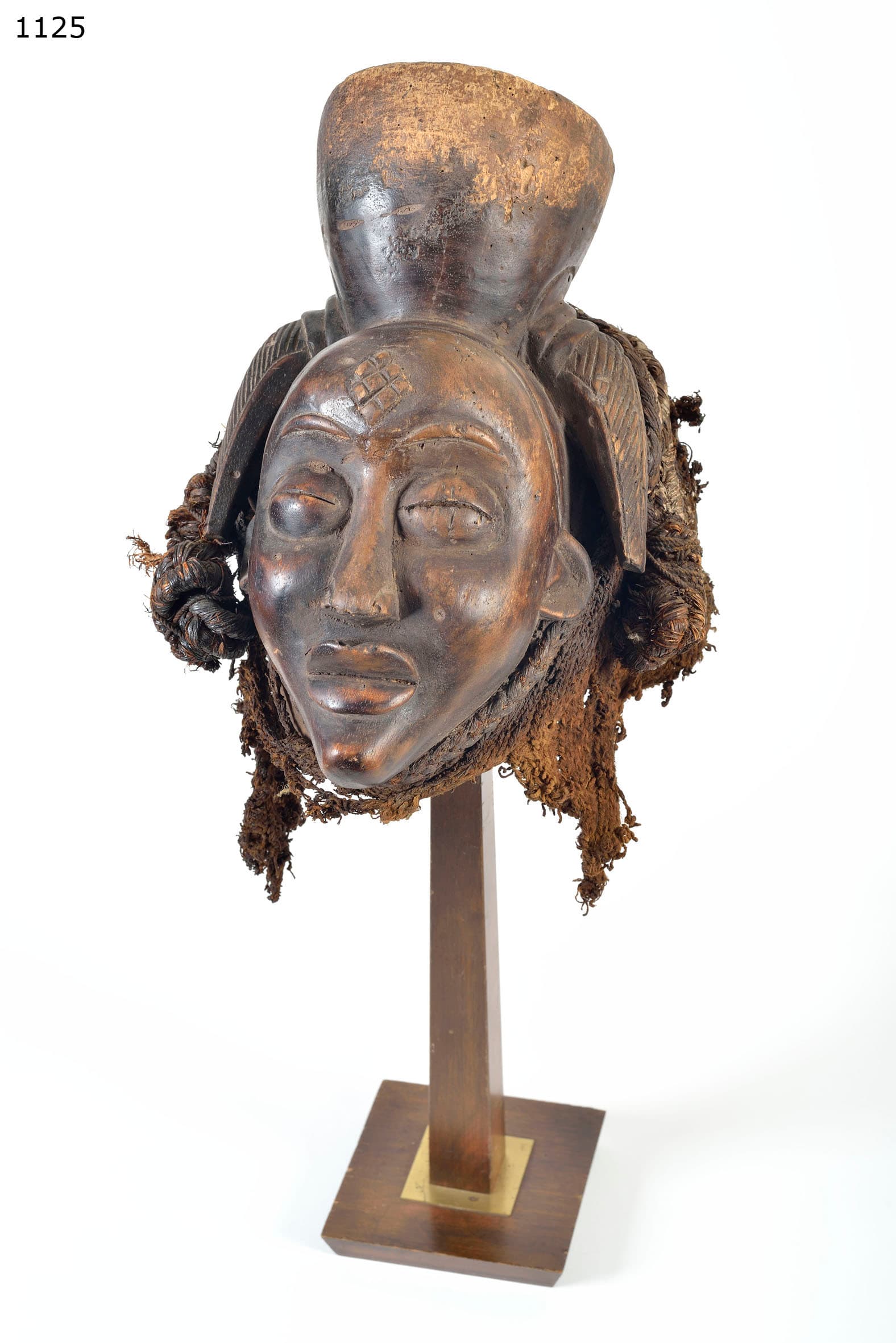 Punu — Schwarze Maske