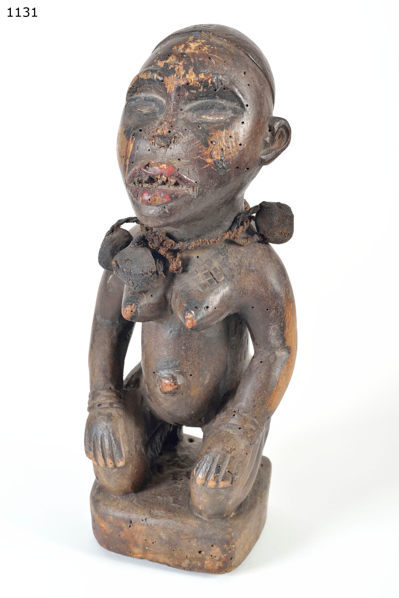 YOMBE — figure de pouvoir de l'autel