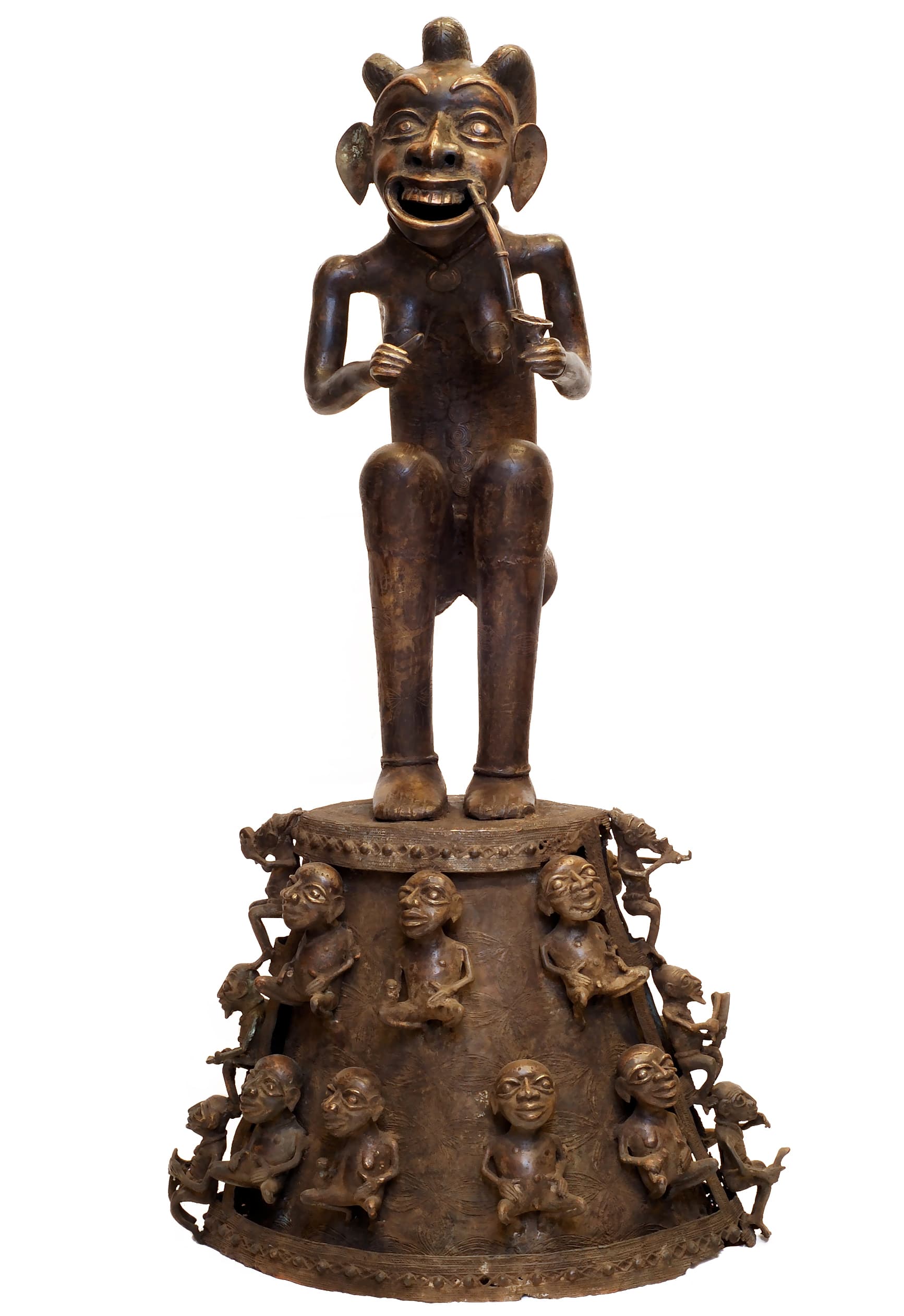 Tikar — Bronzeglocke mit Figur